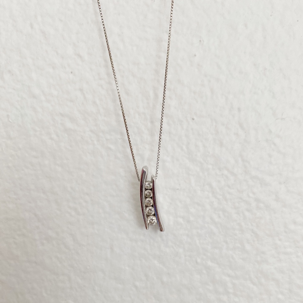 Diamond District 5 Diamond White Gold 20" Necklace - Picture 3 of 4